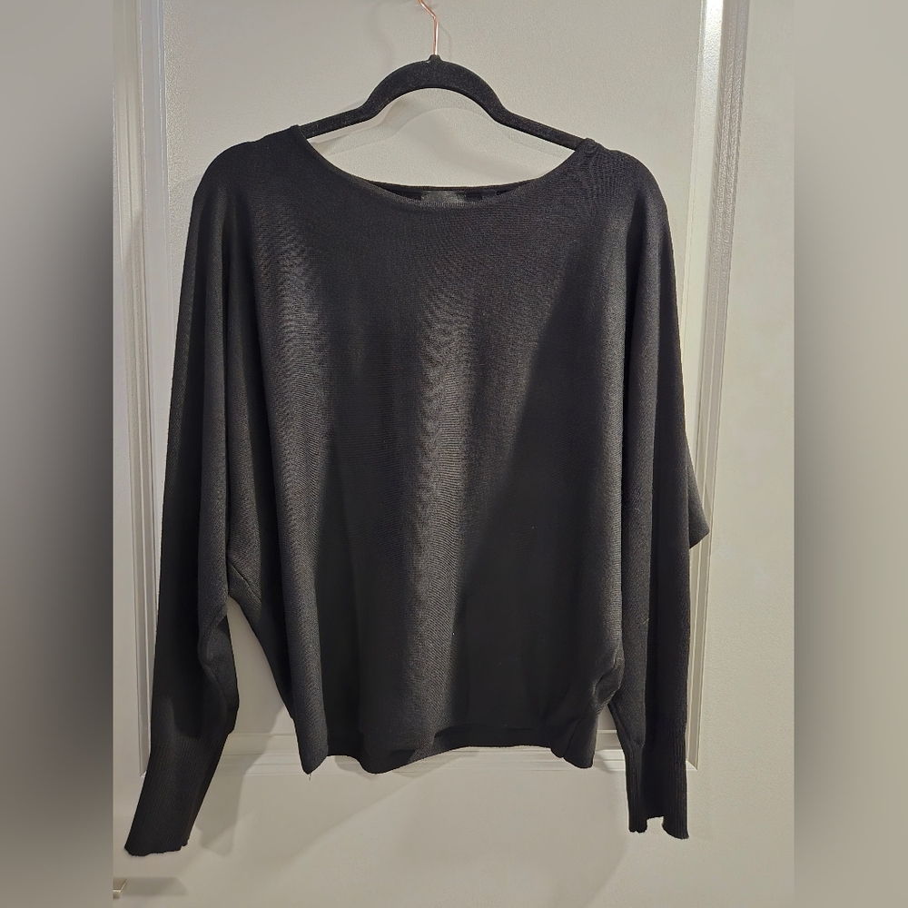 Cyrus Women's Classic Black Crew Neck Sweater